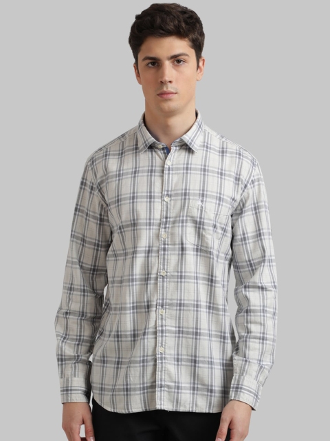 

Parx Men Off-White & Grey Regular Fit Checked Casual Shirt