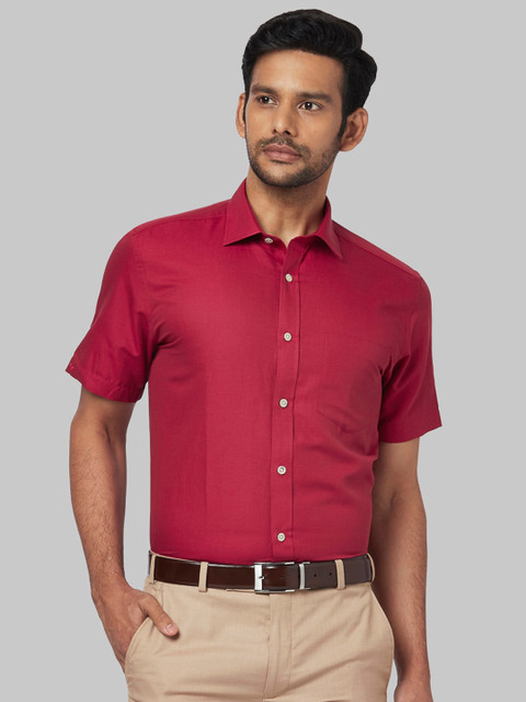 

Park Avenue Men Red Regular Fit Solid Formal Shirt