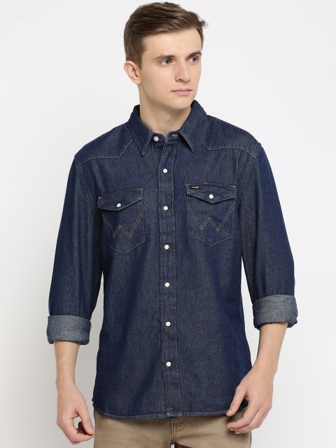 

Wrangler Men Blue Regular Fit Solid Casual Shirt