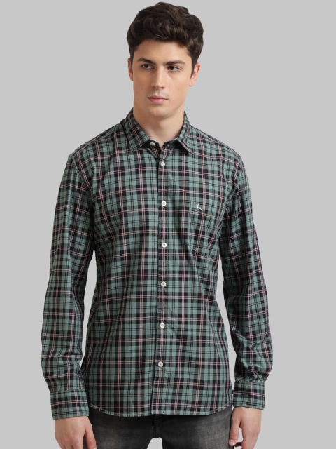 

Parx Men Green & Black Regular Fit Checked Casual Shirt