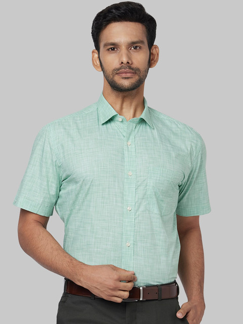 

Park Avenue Men Green Regular Fit Checked Formal Shirt