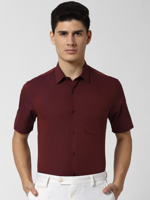 

Peter England Men Maroon Regular Fit Solid Formal Shirt