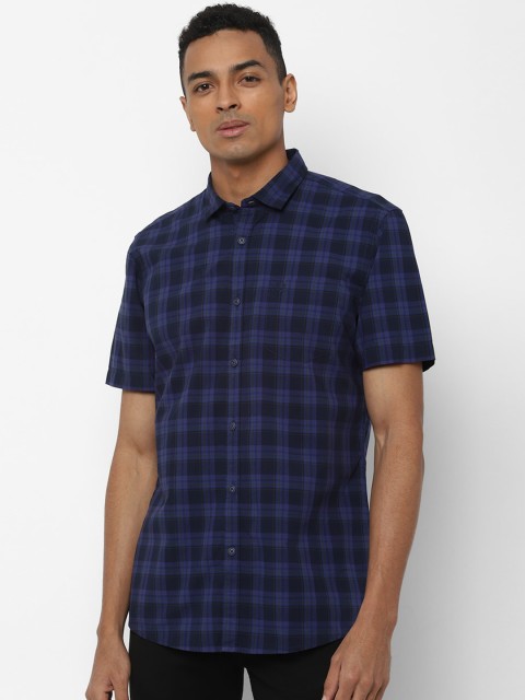 

Solly Jeans Co. Men Navy Blue Regular Fit Checked Casual Shirt