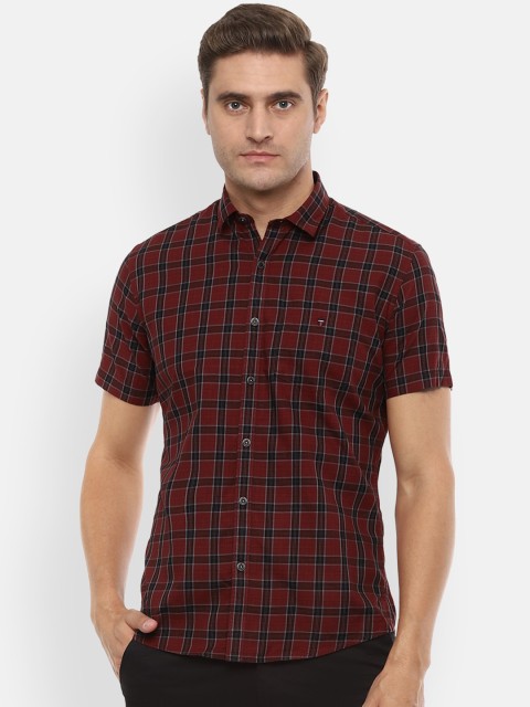

Louis Philippe Sport Men Maroon & Black Slim Fit Checked Casual Shirt