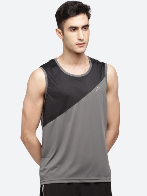 

SG Men Grey Colourblocked Round Neck T-shirt