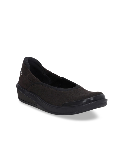 

Naturalizer Women Brown Woven Design Slip-On Sneakers