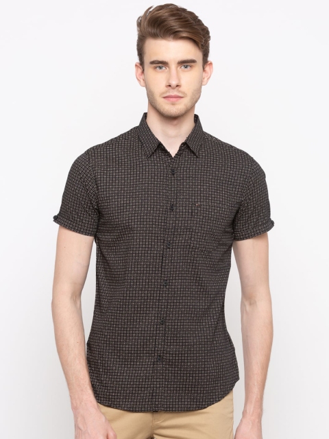 

SPYKAR Men Black Slim Fit Printed Casual Shirt