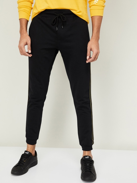

Smiley World Men Black Solid Slim Fit Joggers