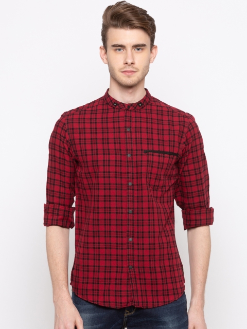 

SPYKAR Men Red & Black Slim Fit Checked Casual Shirt