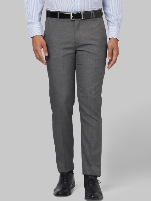 

Park Avenue Men Grey Regular Fit Checked Formal Trousers