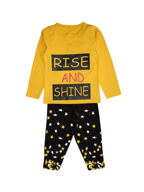 

KiddoPanti Girls Yellow & Black Printed Nightsuit