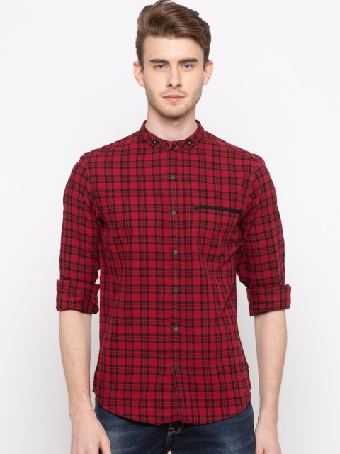

SPYKAR Men Red Slim Fit Checked Casual Shirt