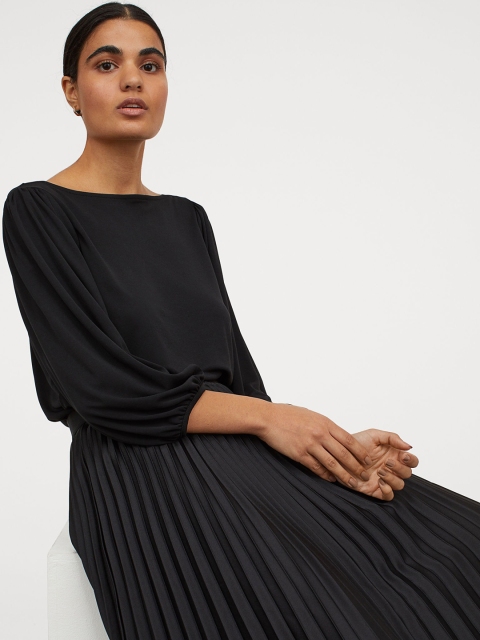 

H&M Women Black Boat-Necked Top