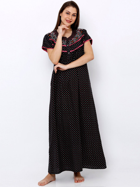 

Pretty Awesome Black Printed Nightdress