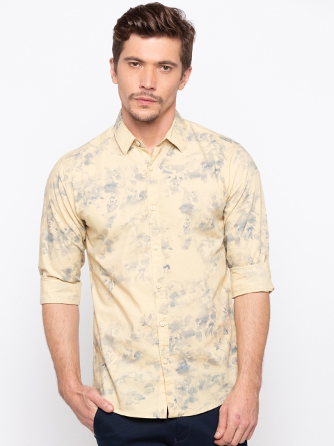 

SPYKAR Men Yellow Slim Fit Printed Casual Shirt