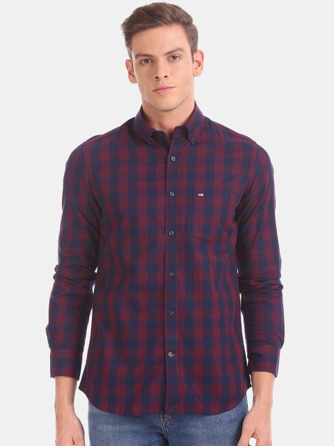 

Arrow Sport Men Magenta & Navy Blue Regular Fit Checked Casual Shirt