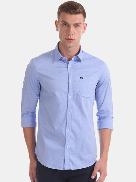 

Arrow Men Blue Slim Fit Solid Casual Shirt