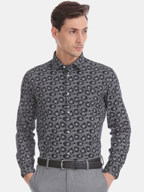 

Arrow Men Blue & Off-White Skinny Fit Printed Formal Shirt