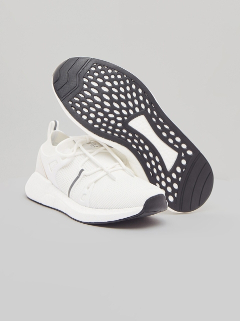 

shoexpress Men White Textile Running Shoes