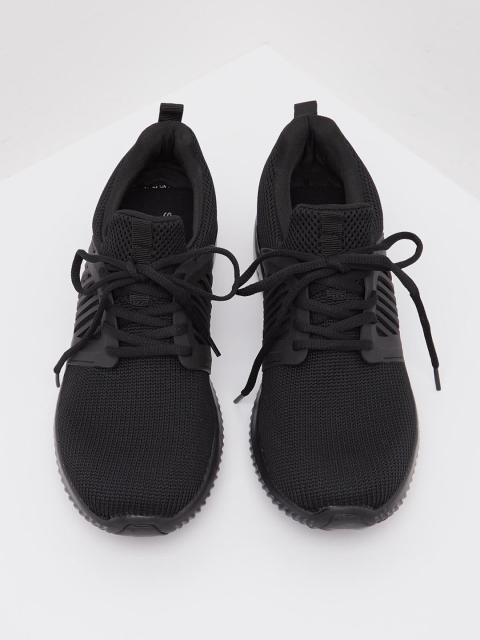 

shoexpress Men Black Running Shoes