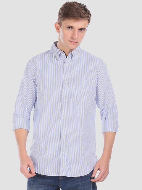 

GAP Men Blue & White Regular Fit Striped Casual Shirt