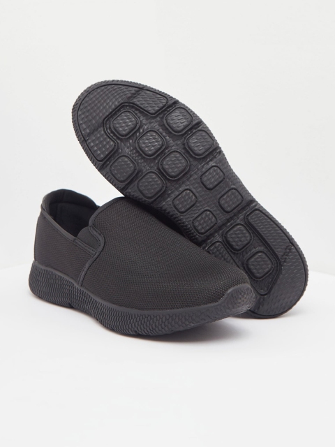 

shoexpress Men Black Solid Walking Shoes