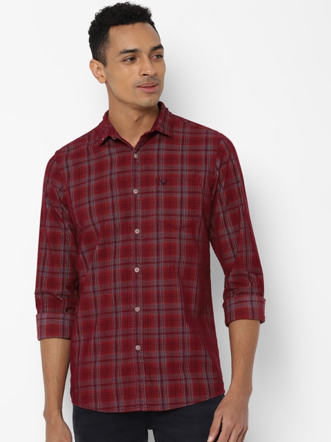 

Solly Jeans Co. Men Maroon & Off-White Checked Casual Shirt