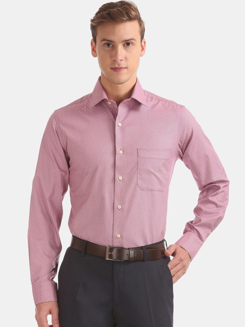 

Arrow Men Pink & Off-White Regular Fit Printed Formal Shirt