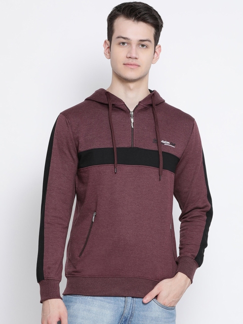 

Genx Men Maroon Solid Hooded Sweatshirt