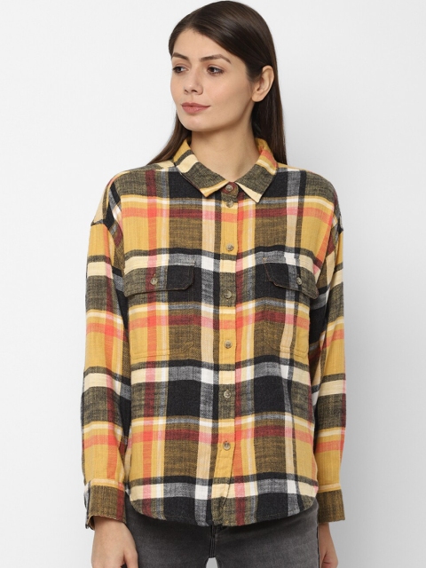 

AMERICAN EAGLE OUTFITTERS Women Yellow & Black Slim Fit Checked Casual Shirt
