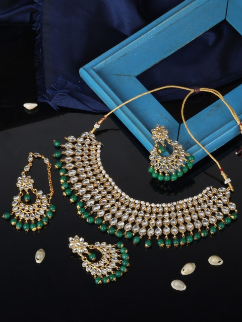 

ANIKAS CREATION Gold-Plated & Green Kundan Studded Vilandi Jewellery Set
