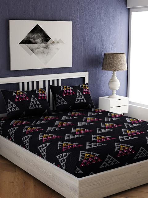 

EverHOME Black & Grey Geometric Print Double Bedsheet With 2 Pillow Covers