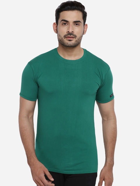 

FUAARK Men Green Solid Round Neck T-shirt