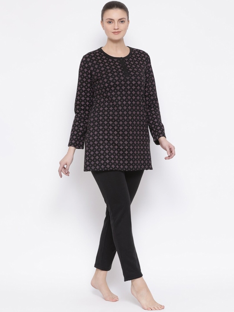 

Kanvin Women Black & Purple Printed Night Suit