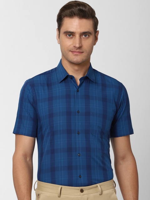 

Peter England Men Blue Regular Fit Checked Formal Shirt