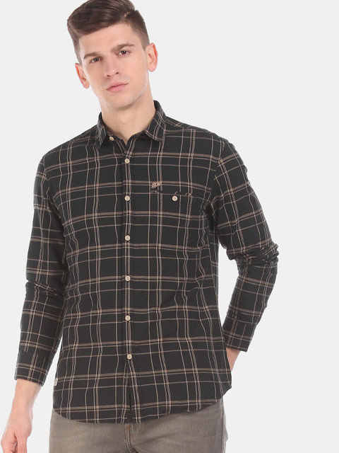 

Ed Hardy Men Black Regular Fit Checked Casual Shirt