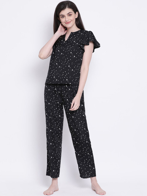 

Clovia Women Black & White Printed Night Suit