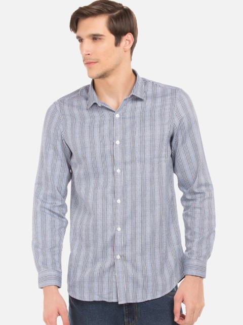 

Excalibur Men Grey Slim Fit Checked Casual Shirt