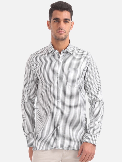

Excalibur Men White Regular Fit Checked Casual Shirt
