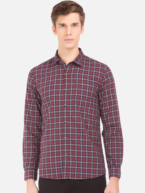 

Ruggers Men Maroon & Off-White Regular Fit Checked Casual Shirt