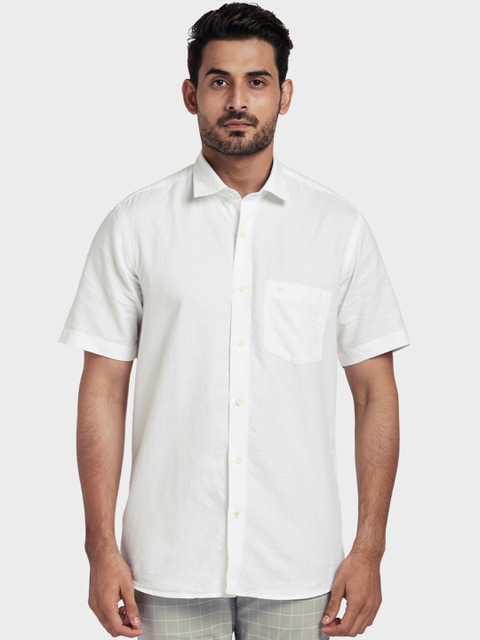 

ColorPlus Men White Tailored Fit Solid Casual Shirt