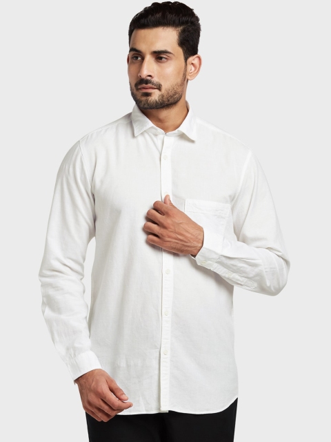 

ColorPlus Men White Tailored Fit Solid Casual Shirt
