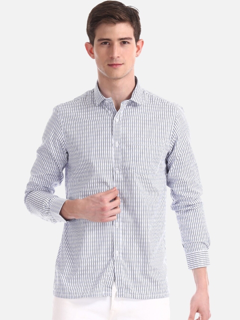 

Excalibur Men White & Black Regular Fit Striped Casual Shirt