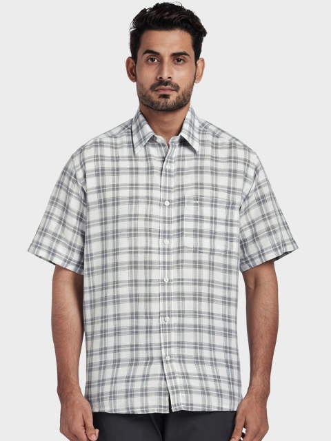 

ColorPlus Men Grey & White Regular Fit Checked Casual Shirt