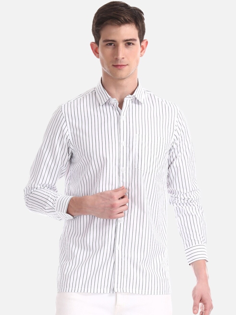 

Excalibur Men White & Black Regular Fit Striped Casual Shirt