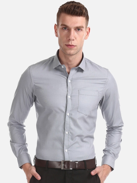 

Excalibur Men Grey Regular Fit Solid Formal Shirt