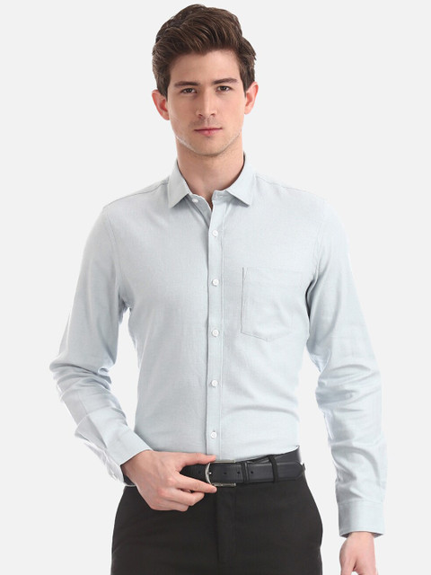 

Excalibur Men Blue Regular Fit Solid Formal Shirt