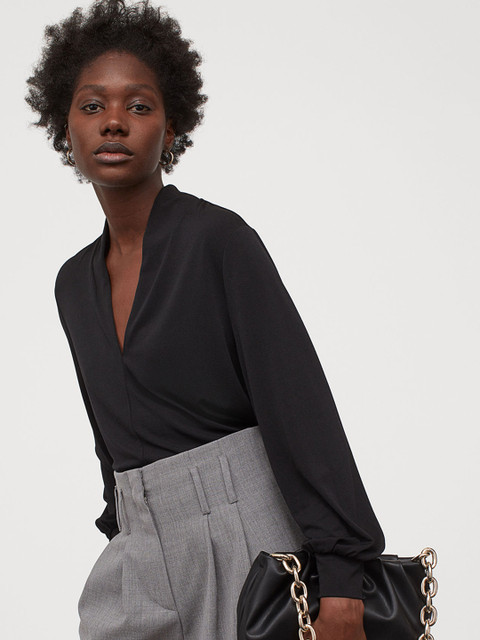 

H&M Women Black V-neck Top