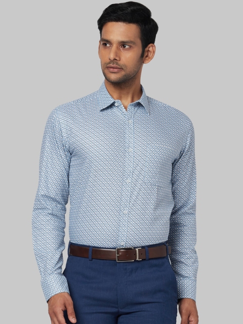 

Park Avenue Men Blue & Off-White Slim Fit Checked Formal Shirt