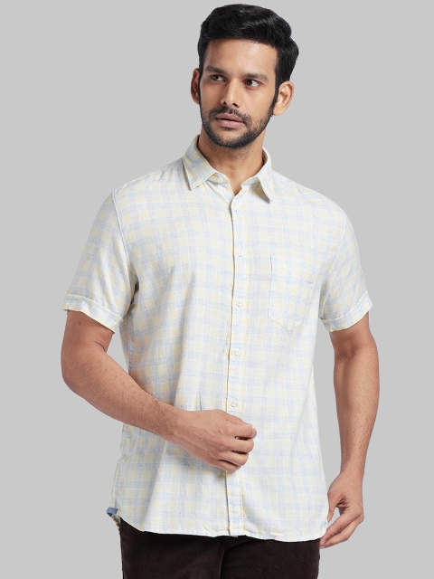 

Parx Men Yellow Slim Fit Checked Casual Shirt